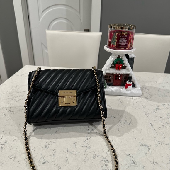 Michael Kors Black Shoulder Bag - Picture 14 of 16